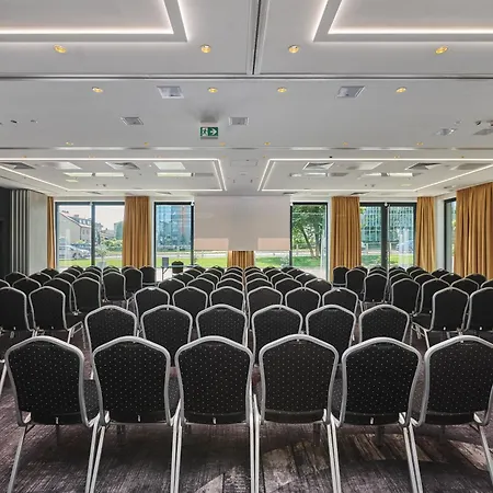 Stay Inn Hotel Warszawa מלון 4*