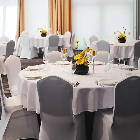 Stay Inn Hotel Warszawa מלון